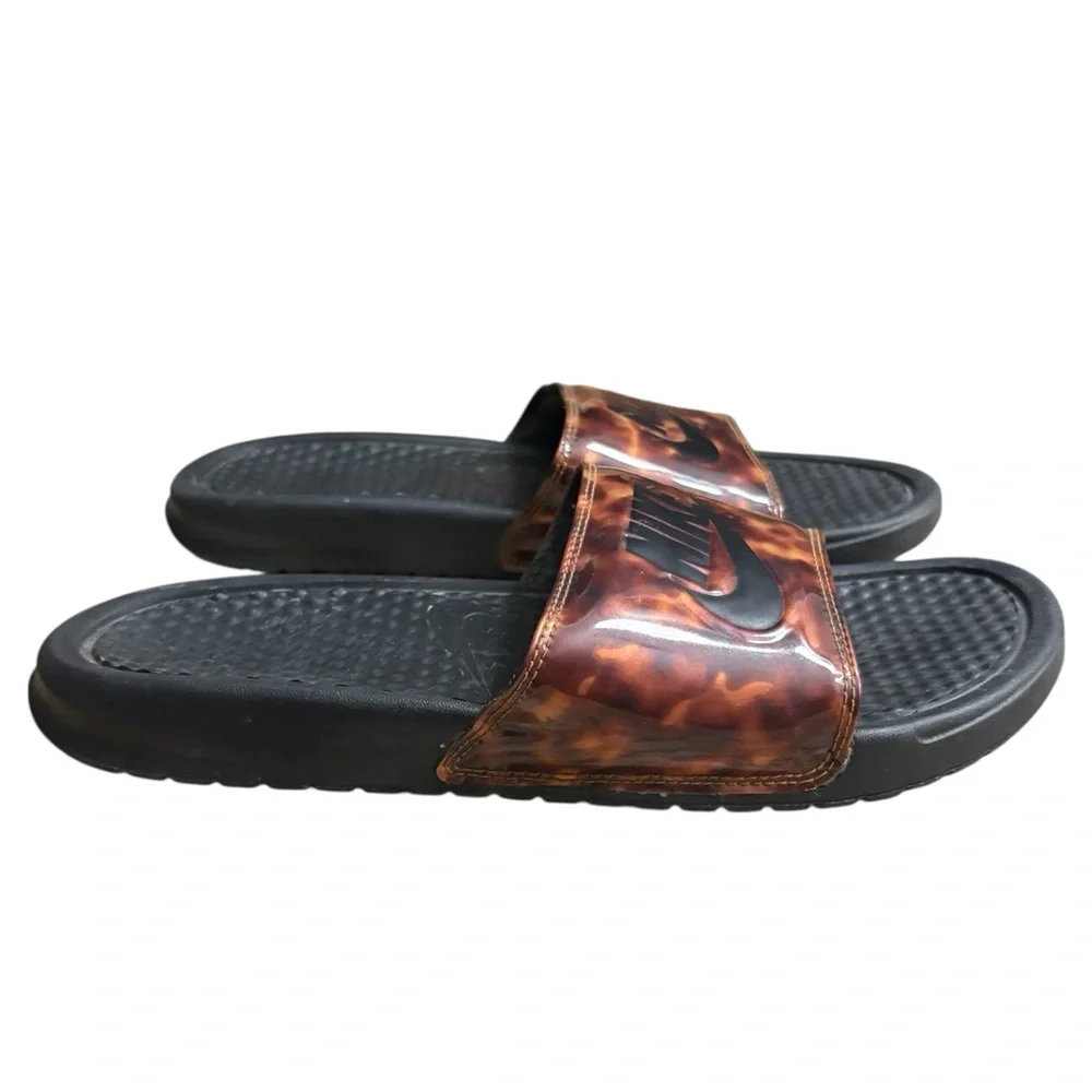 NIKE Victori 1 Lightweight Slides in Cheetah Print w/ Black Swoosh Size 6 — WOW!